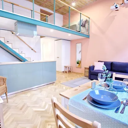 Awesome Downtown W Balcony & Free Private Parking Apartament *