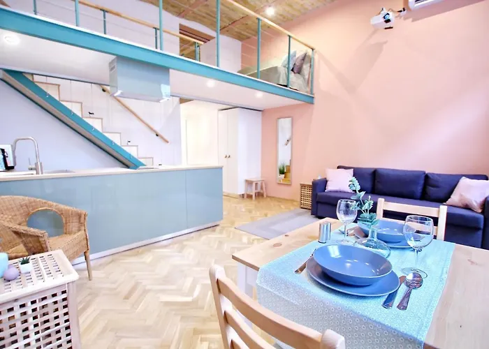 Awesome Downtown W Balcony & Free Private Parking Apartament *