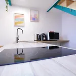 Awesome Downtown W Balcony & Free Private Parking *