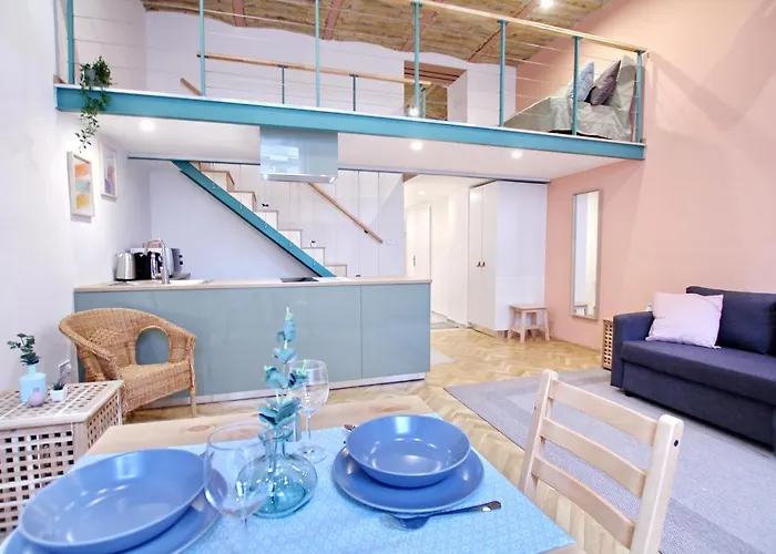 Awesome Downtown W Balcony & Free Private Parking Apartment Budapest