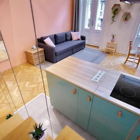 Awesome Downtown W Balcony & Free Private Parking * Budapeste