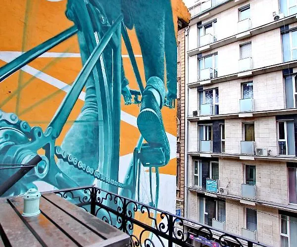 Awesome Downtown W Balcony & Free Private Parking Budapest