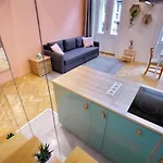 Awesome Downtown W Balcony & Free Private Parking * Βουδαπέστη